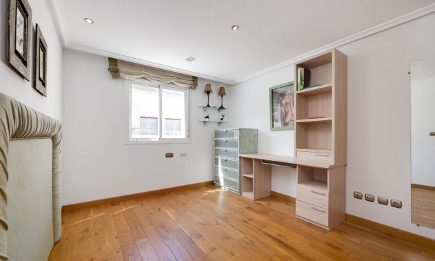 Resale - Penthouse -
Torrevieja - Acequion