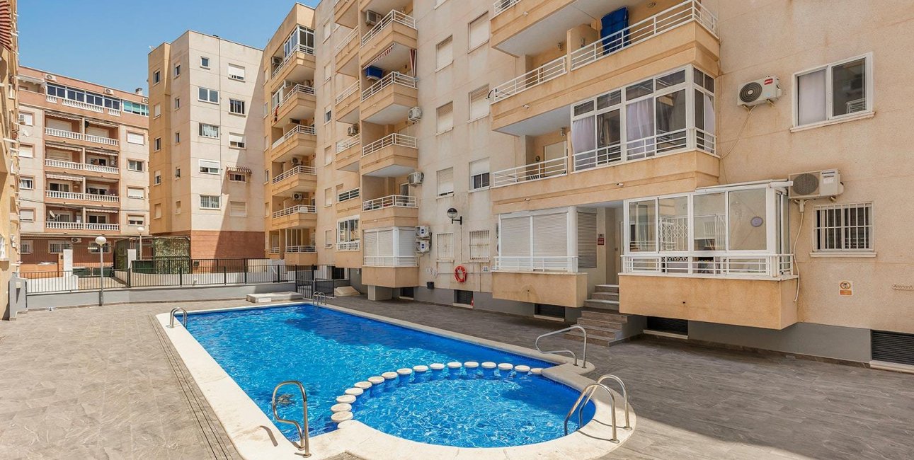 Reventa - Ático -
Torrevieja - Estacion de autobuses