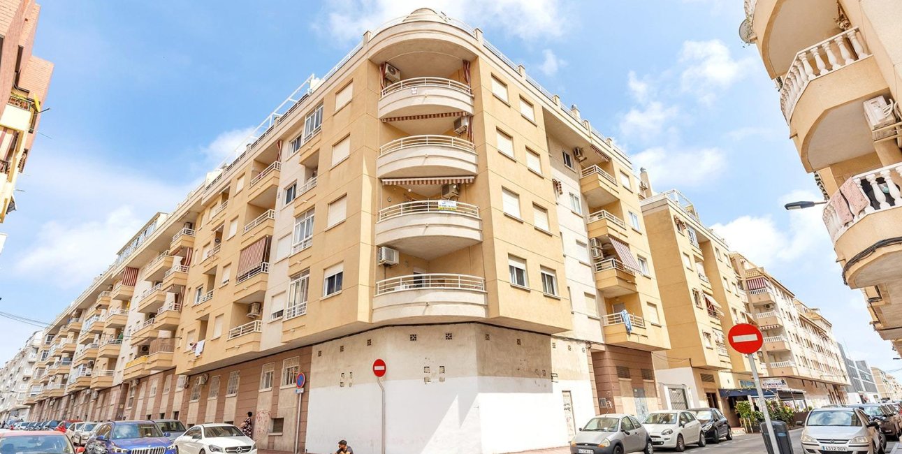 Reventa - Ático -
Torrevieja - Estacion de autobuses