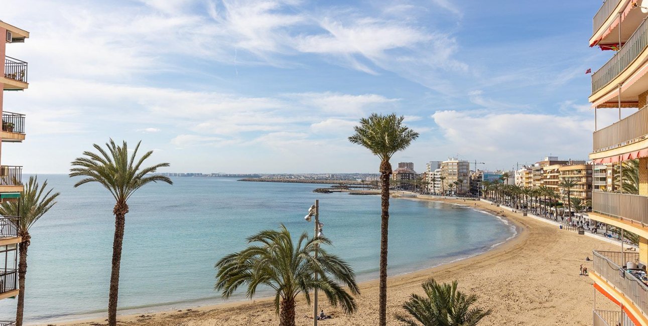 Reventa - Ático -
Torrevieja - Estacion de autobuses