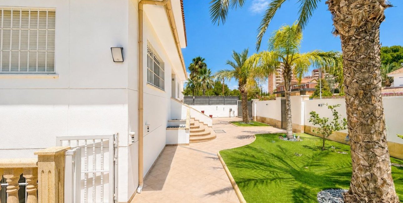 Reventa - Villa -
Dehesa de campoamor - Campoamor