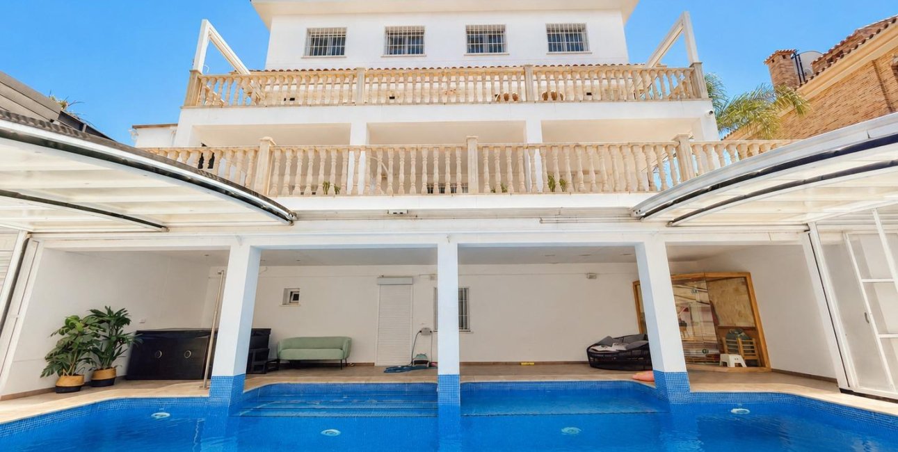 Reventa - Villa -
Dehesa de campoamor - Campoamor