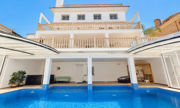 Reventa - Villa -
Dehesa de campoamor - Campoamor