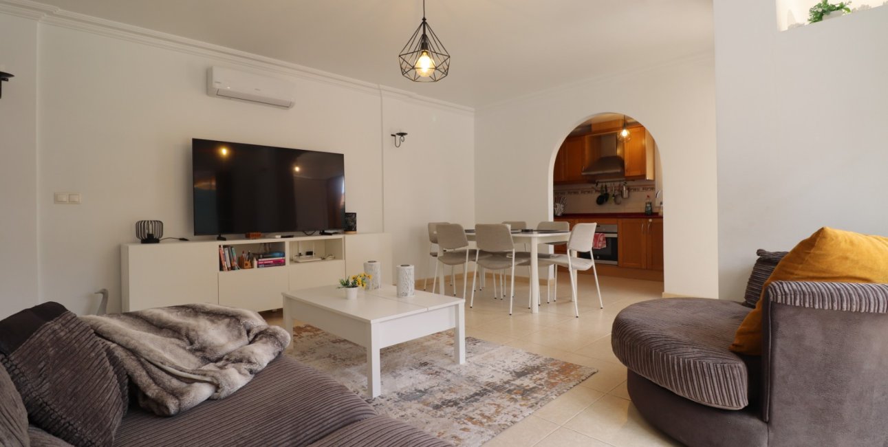 Resale - Townhouse -
Los Montesinos - La Herrada