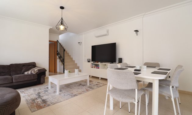 Resale - Townhouse -
Los Montesinos - La Herrada