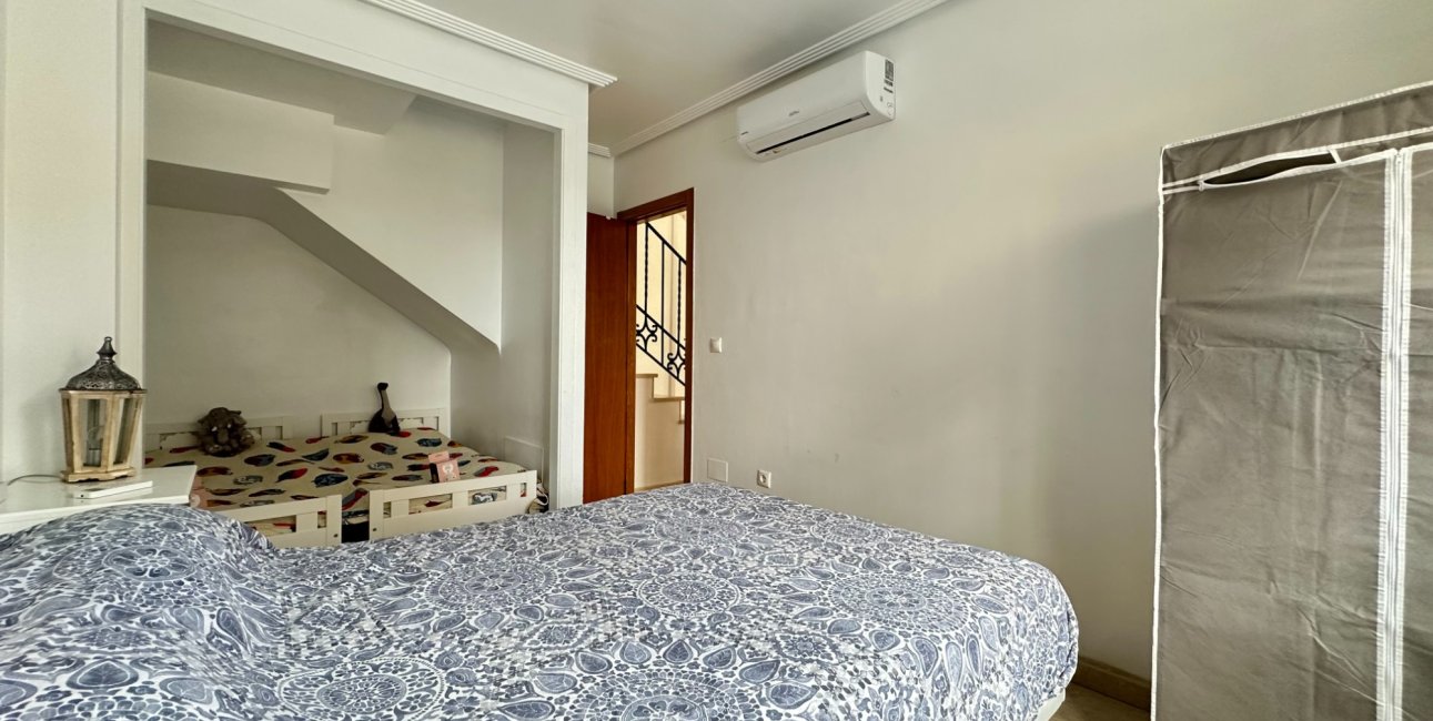 Resale - Townhouse -
Los Montesinos - La Herrada