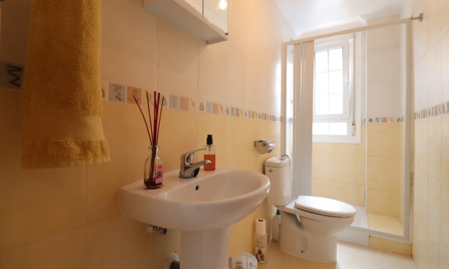 Resale - Townhouse -
Los Montesinos - La Herrada