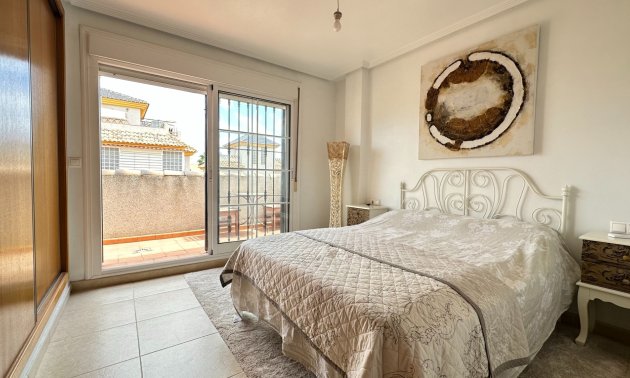 Resale - Townhouse -
Los Montesinos - La Herrada