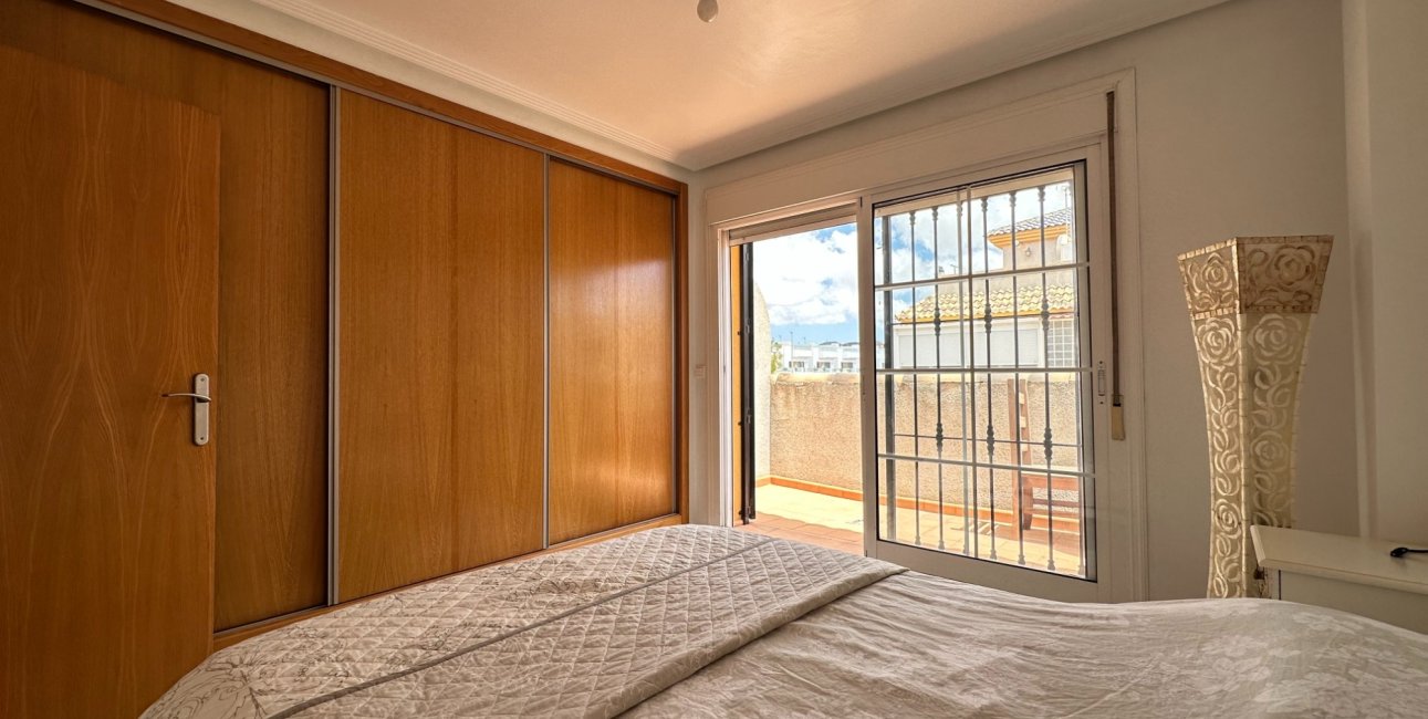 Resale - Townhouse -
Los Montesinos - La Herrada
