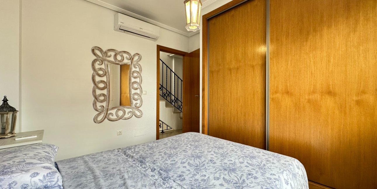 Resale - Townhouse -
Los Montesinos - La Herrada