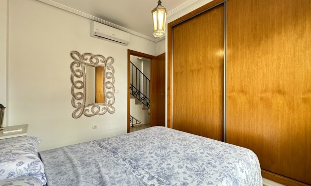 Resale - Townhouse -
Los Montesinos - La Herrada