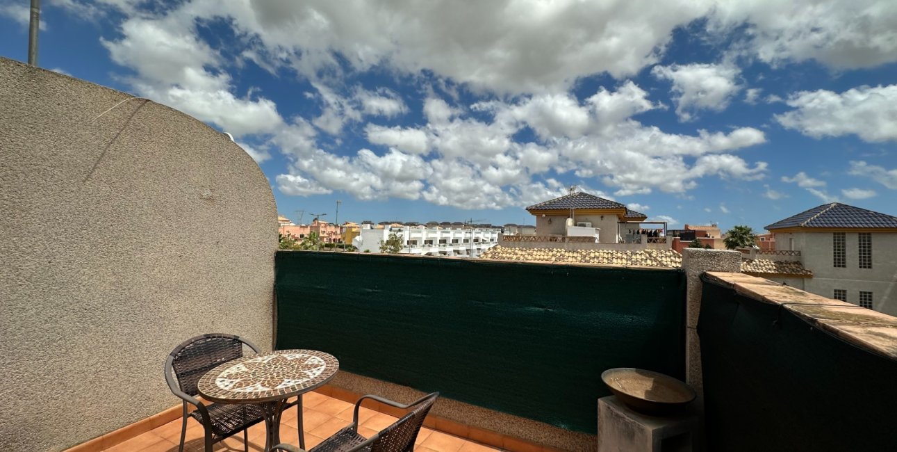 Resale - Townhouse -
Los Montesinos - La Herrada