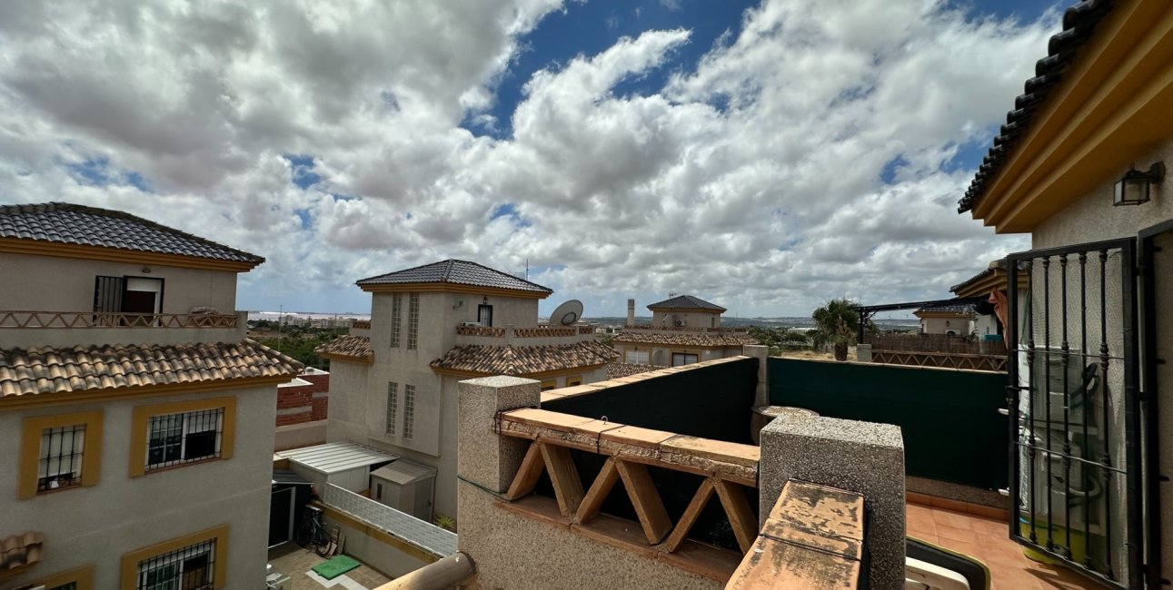 Resale - Townhouse -
Los Montesinos - La Herrada