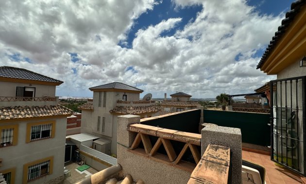 Resale - Townhouse -
Los Montesinos - La Herrada