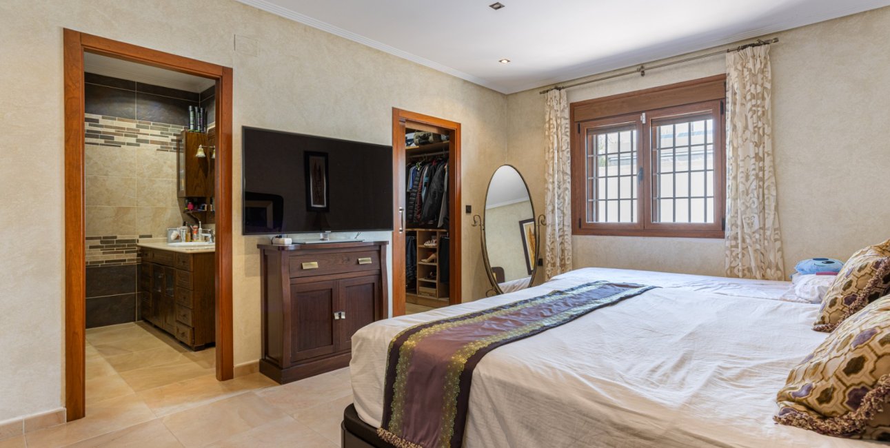 Resale - Villa -
Los Montesinos - La Herrada