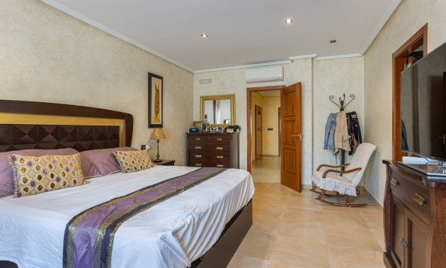 Resale - Villa -
Los Montesinos - La Herrada