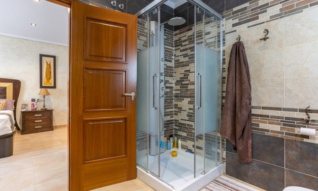 Resale - Villa -
Los Montesinos - La Herrada