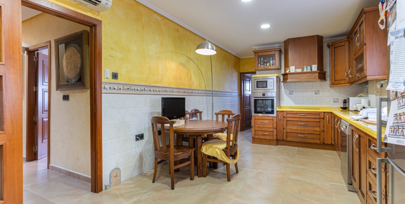 Resale - Villa -
Los Montesinos - La Herrada