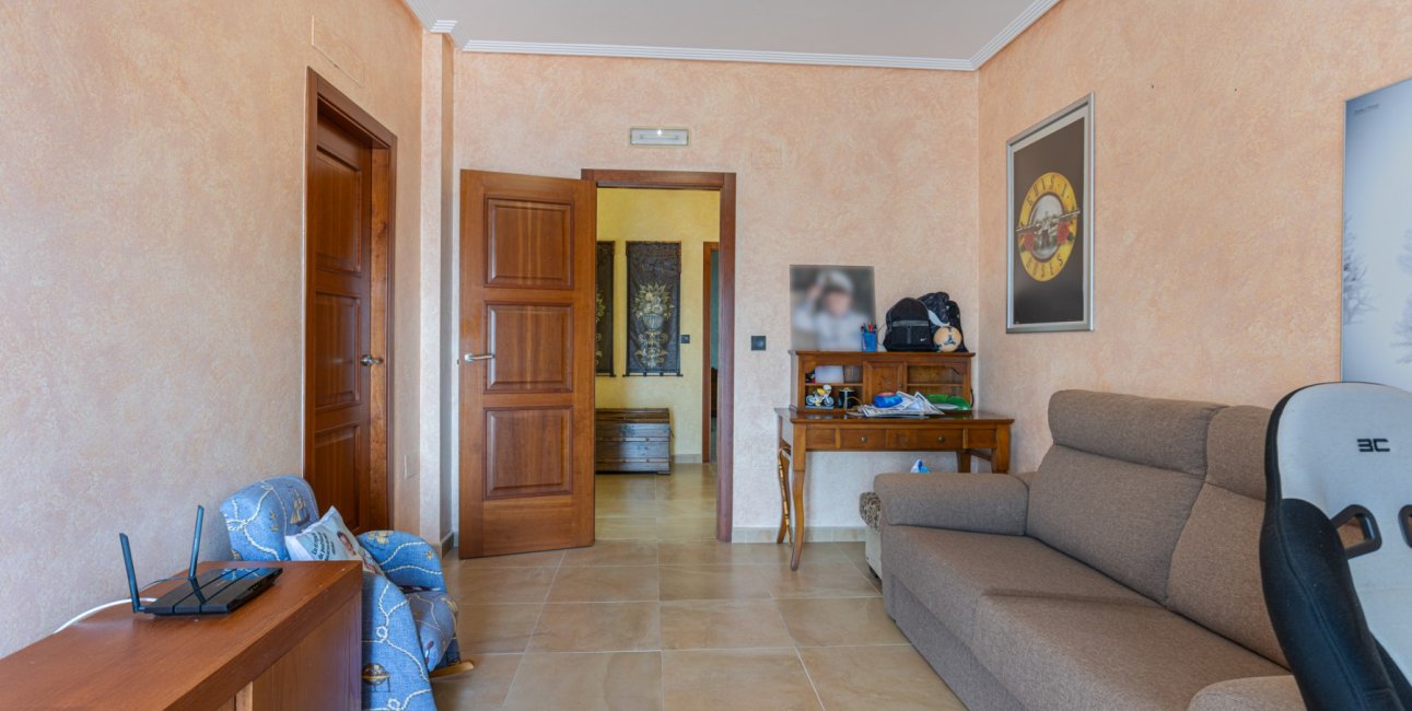 Resale - Villa -
Los Montesinos - La Herrada