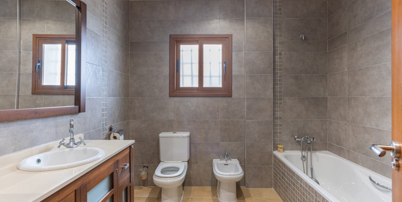 Resale - Villa -
Los Montesinos - La Herrada