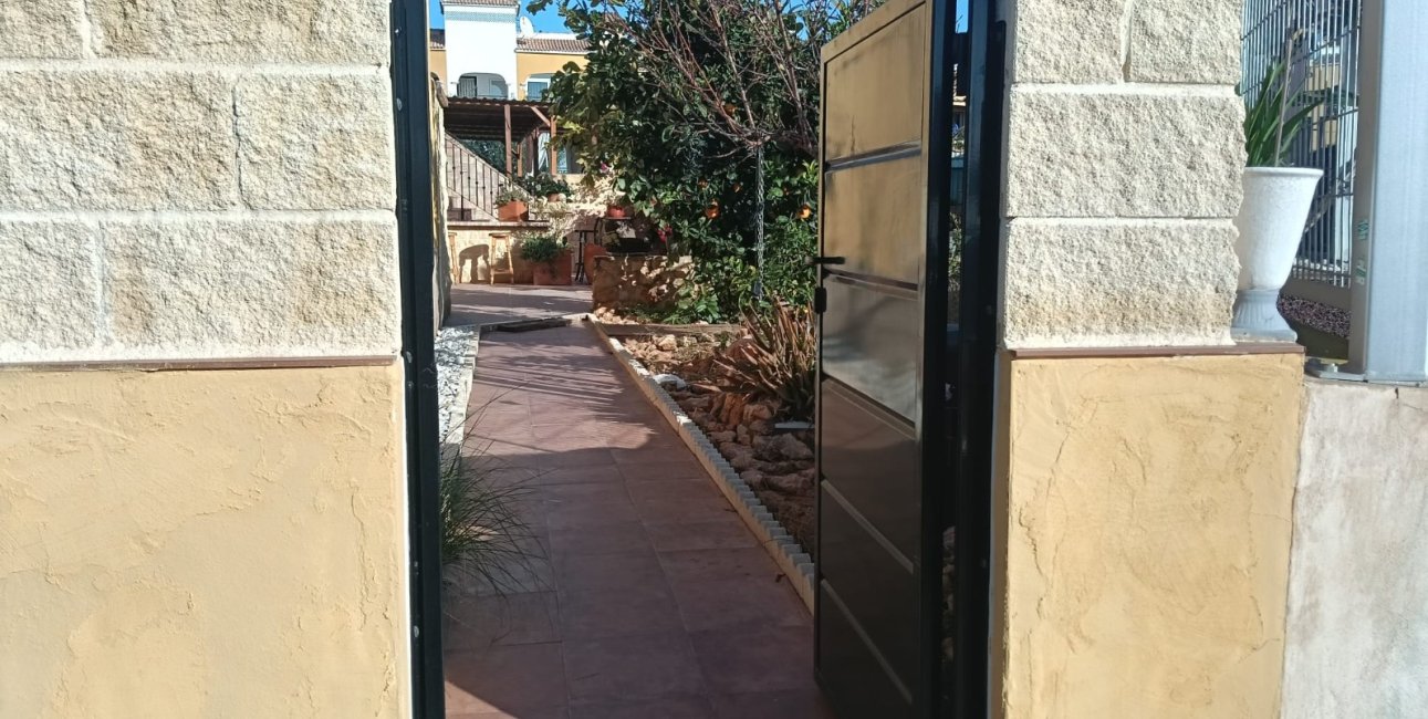Resale - Apartment / flat -
Los Montesinos - La Herrada