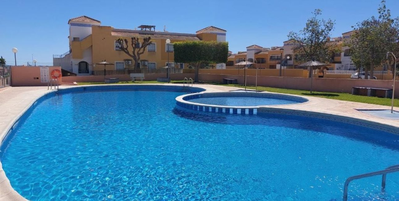 Resale - Apartment / flat -
Los Montesinos - La Herrada