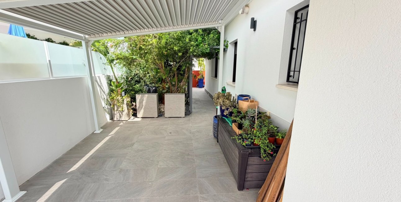 Resale - Villa -
Los Montesinos - La Herrada
