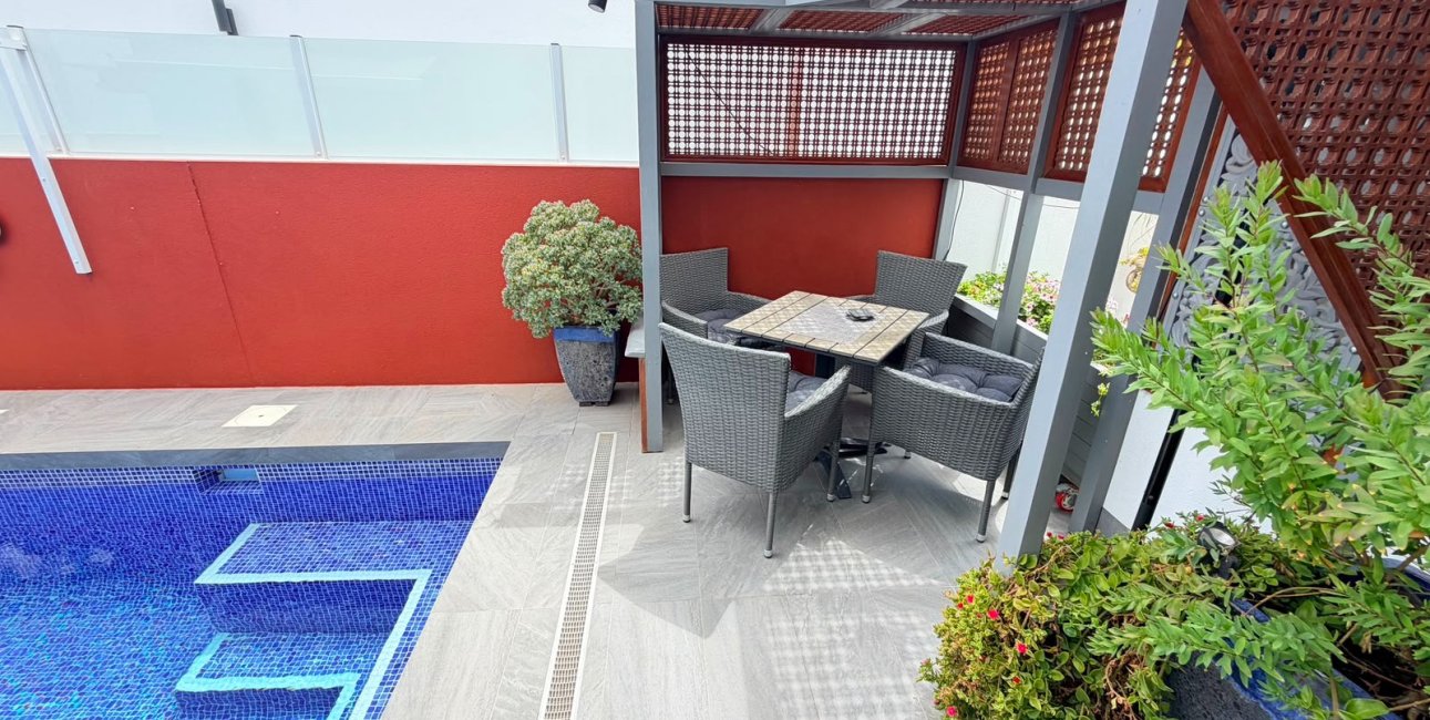 Resale - Villa -
Los Montesinos - La Herrada