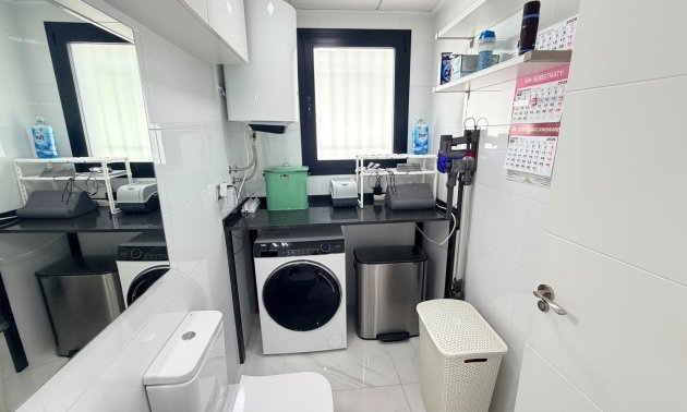 Resale - Villa -
Los Montesinos - La Herrada
