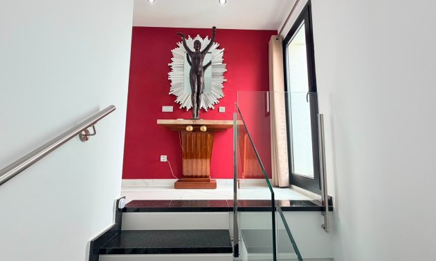 Resale - Villa -
Los Montesinos - La Herrada