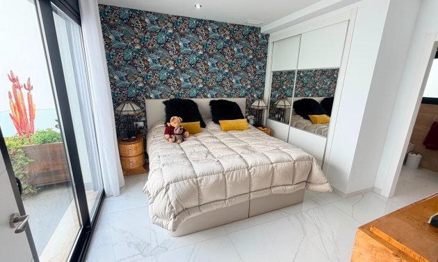 Resale - Villa -
Los Montesinos - La Herrada