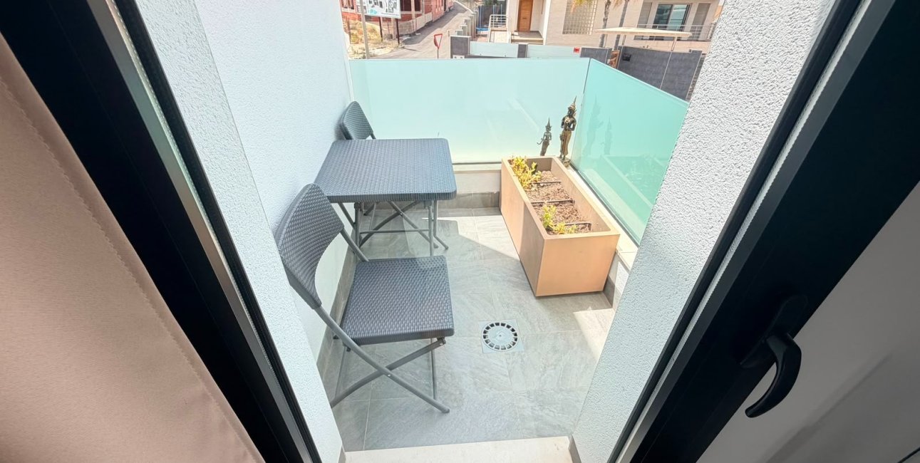 Resale - Villa -
Los Montesinos - La Herrada