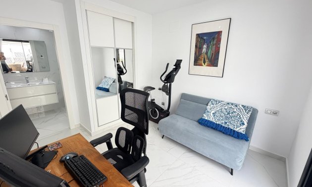 Resale - Villa -
Los Montesinos - La Herrada