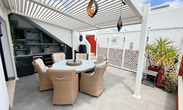 Resale - Villa -
Los Montesinos - La Herrada