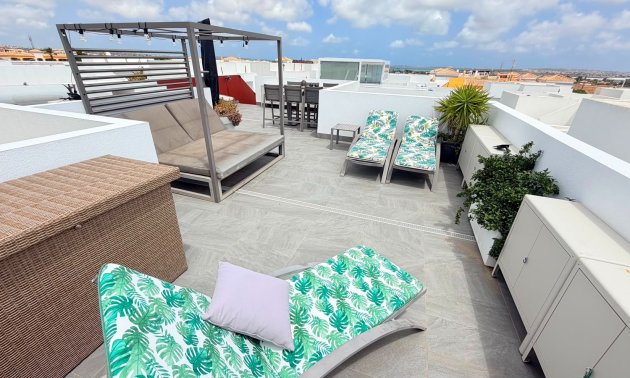 Resale - Villa -
Los Montesinos - La Herrada