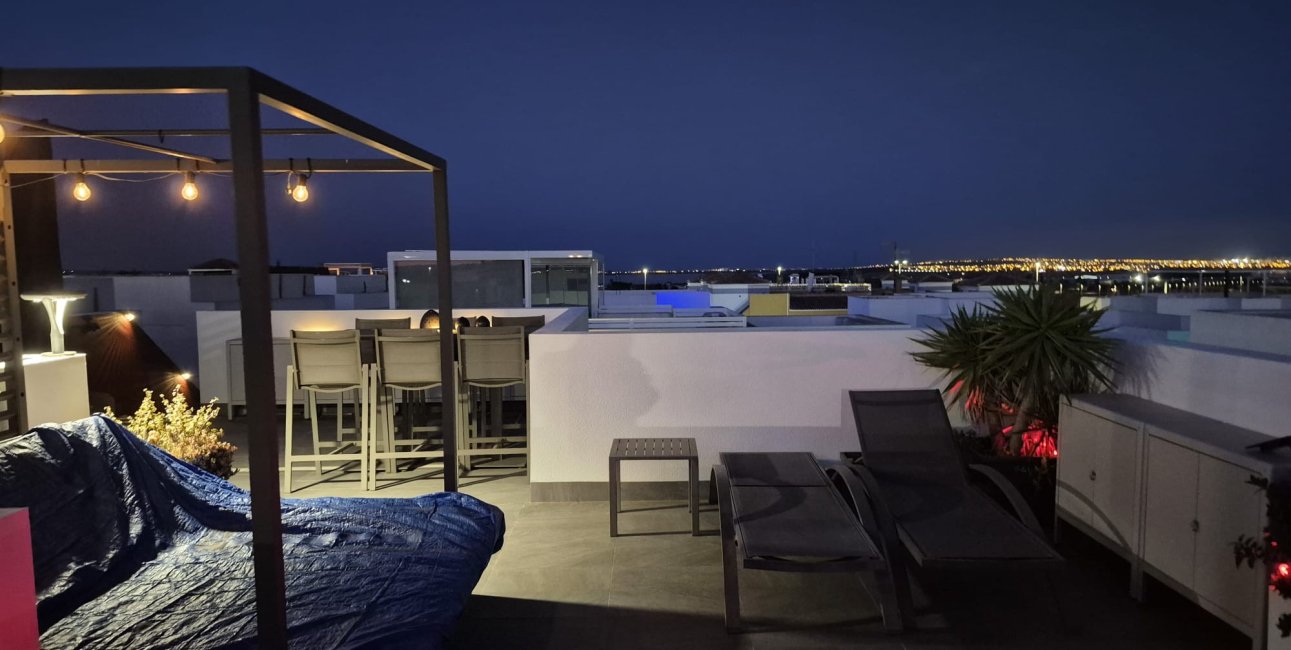 Resale - Villa -
Los Montesinos - La Herrada