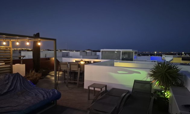Resale - Villa -
Los Montesinos - La Herrada