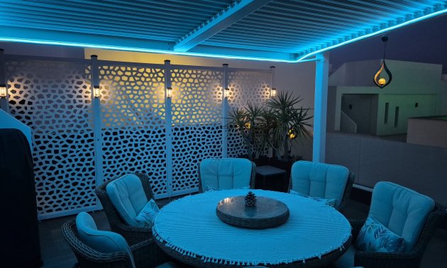Resale - Villa -
Los Montesinos - La Herrada