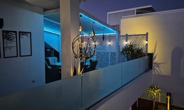 Resale - Villa -
Los Montesinos - La Herrada