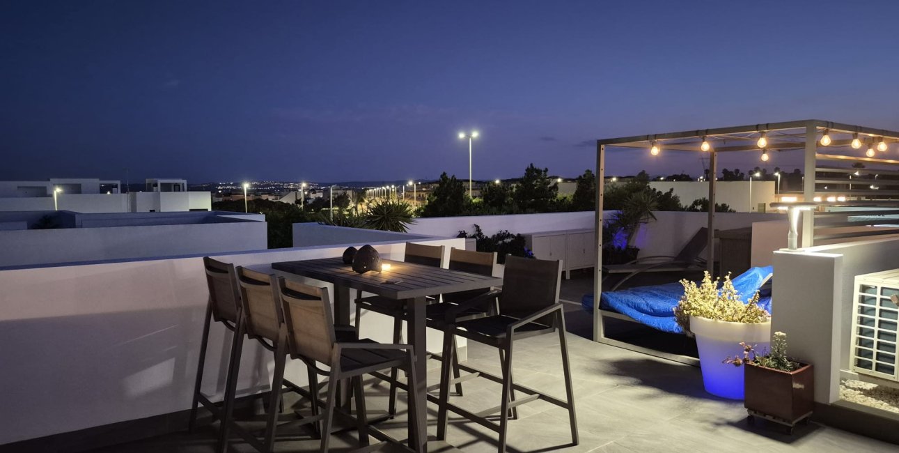 Resale - Villa -
Los Montesinos - La Herrada