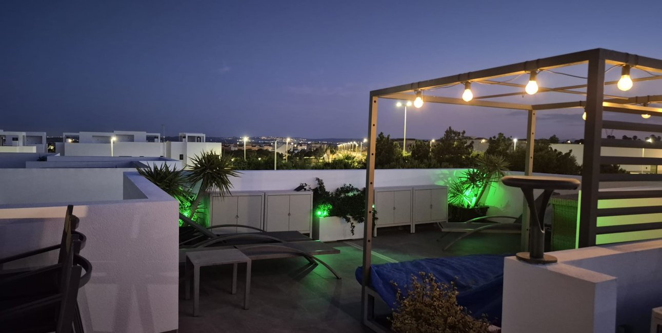 Resale - Villa -
Los Montesinos - La Herrada