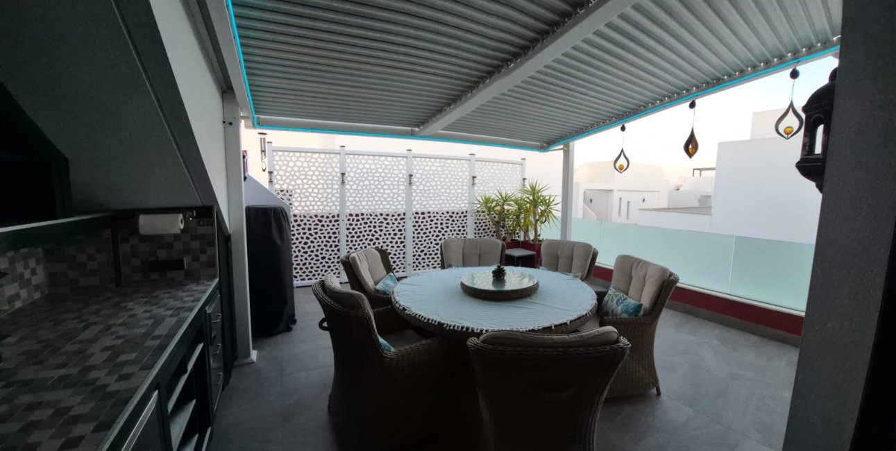 Resale - Villa -
Los Montesinos - La Herrada