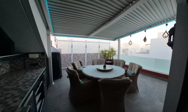 Resale - Villa -
Los Montesinos - La Herrada