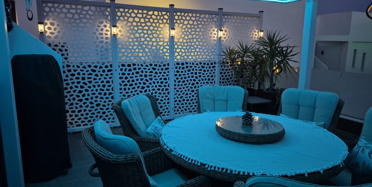 Resale - Villa -
Los Montesinos - La Herrada