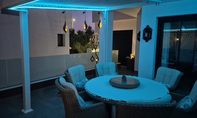 Resale - Villa -
Los Montesinos - La Herrada