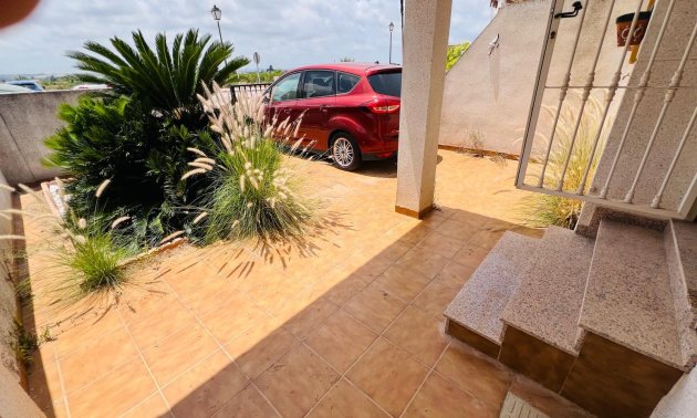 Resale - Bungalow -
Daya Nueva - Daya Nueva - Town