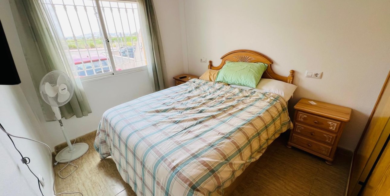 Resale - Bungalow -
Daya Nueva - Daya Nueva - Town