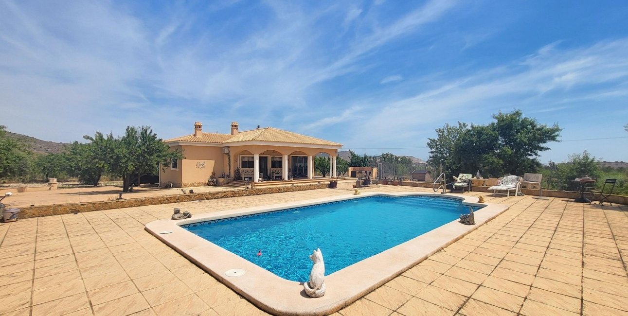 Resale - Country House -
Hondon - Hondon de Las Nieves