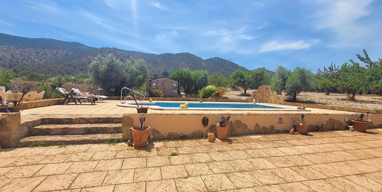 Resale - Country House -
Hondon - Hondon de Las Nieves