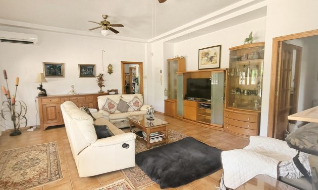 Resale - Country House -
Hondon - Hondon de Las Nieves